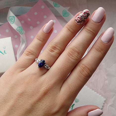 Stříbrný safírový prsten 5606