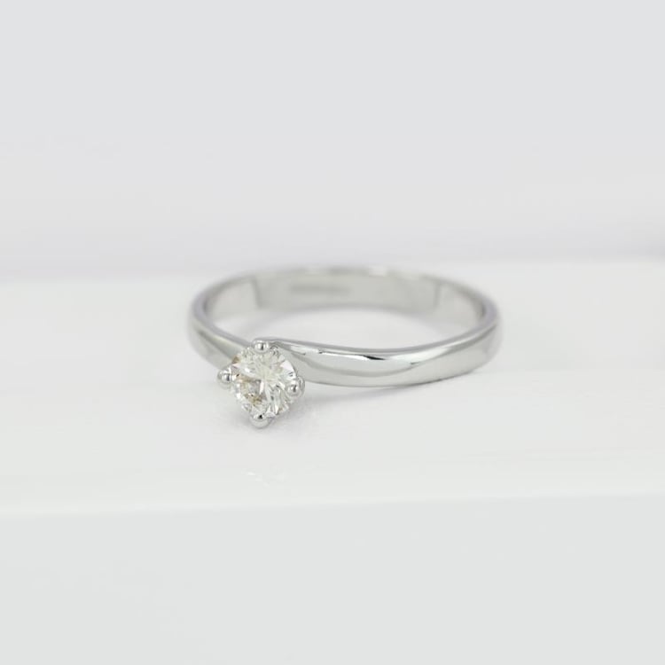 Zásnubní prsten s diamantem 35935