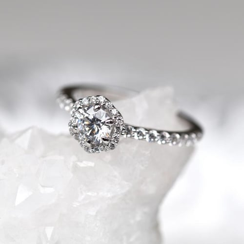 Zásnubní halo prsten s diamanty Primrose