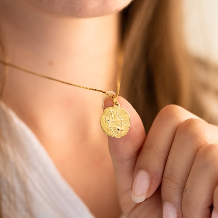 Stříbrný přívěsek se symboly znamení zvěrokruhu 145586