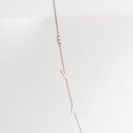 Stříbrný náhrdelník s 3 písmenky podle vaší volby a lab-grown diamantem Lupe