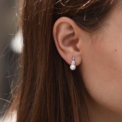 Elegantní náušnice s perlami a diamanty Barbary