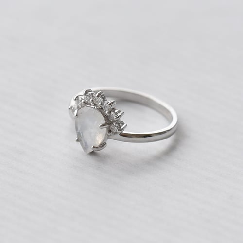 Zásnubní prsten s měsíčním kamenem a diamanty Namir