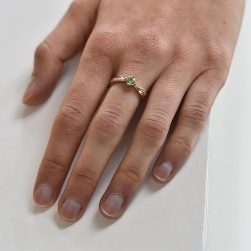Zlatý prsten s tsavorit granátem a diamanty Sewyn