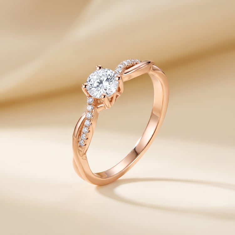 Zásnubní prsten s výběrem písmene a diamanty Aliye 167265