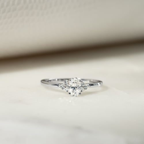 Zásnubní prsten s diamanty Sheldo