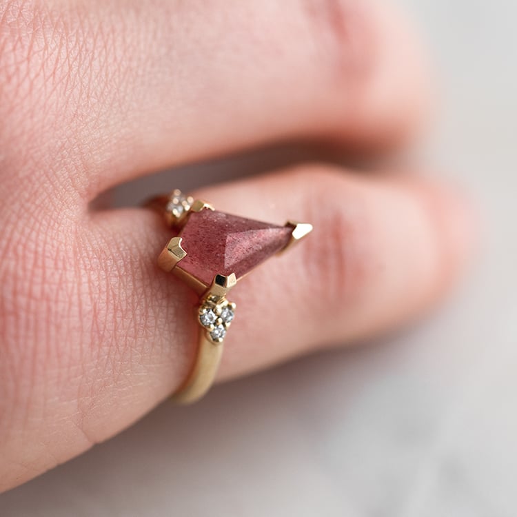 Jedinečný prsten s jahodovým achátem Kettil 120028