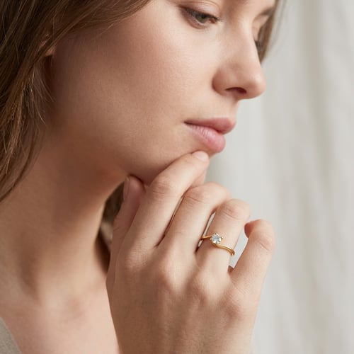 Zásnubní prsten s 0.4ct IGI certifikovaným diamantem Nami