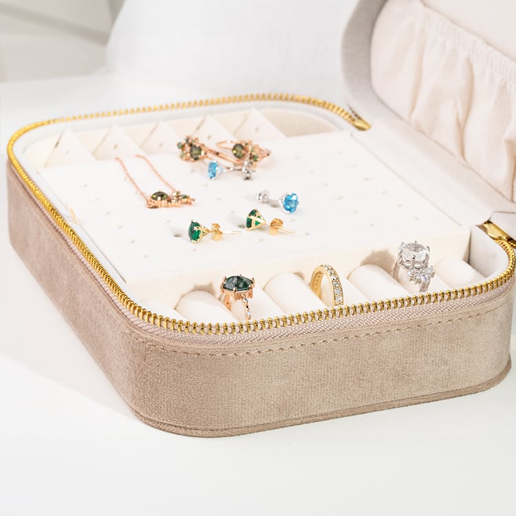 Velká béžová cestovní šperkovnice Shields 146273