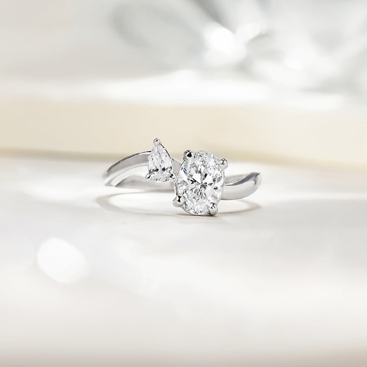 Prsten s oválným lab-grown diamantem 154899