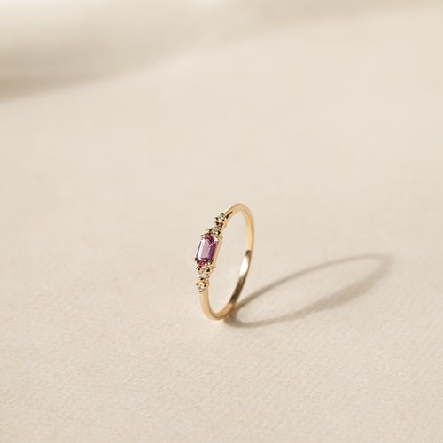 Prsten s emerald safírem a diamanty Taia