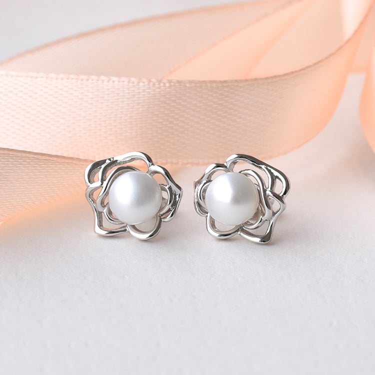 Stříbrné náušnice ve tvaru růže s perlou 78021