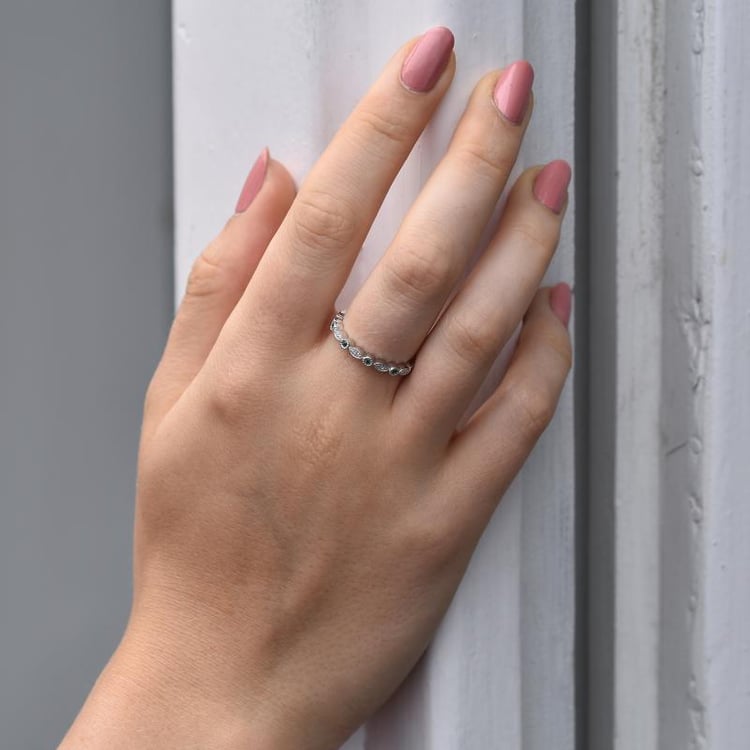 Eternity prsten s diamanty a smaragdy ze zlata 44853