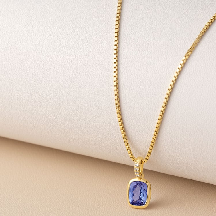 Zlatý bezel přívěsek s cushion tanzanitem a lab-grown diamanty Gloria 136548
