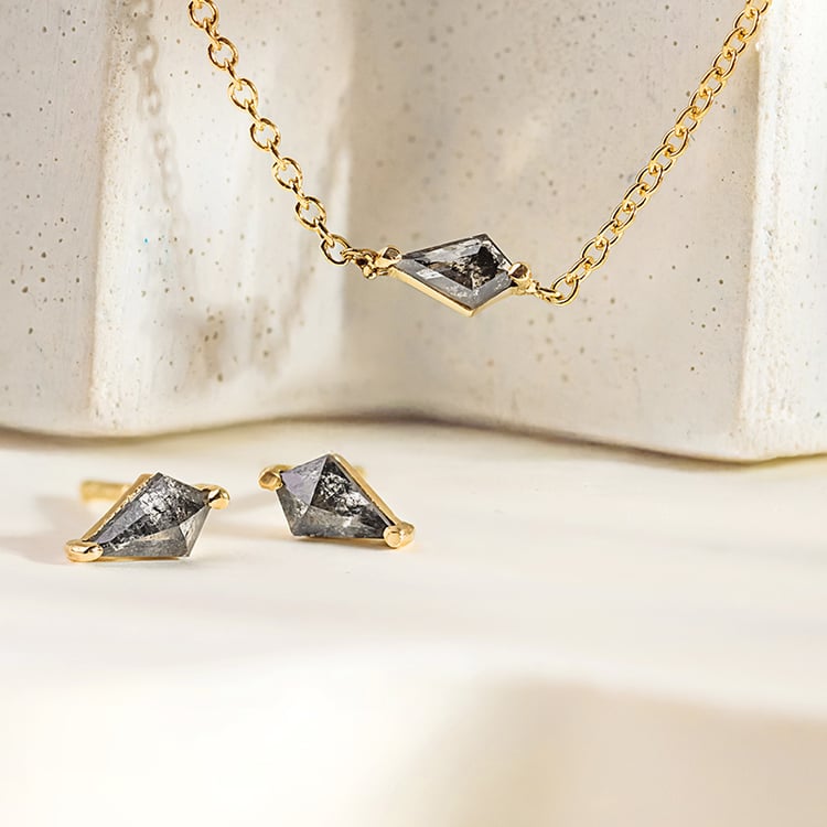 Náhrdelník s kite salt and pepper diamantem Ranka 156062