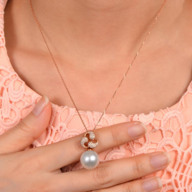 Perlový náhrdelník s diamanty 10303