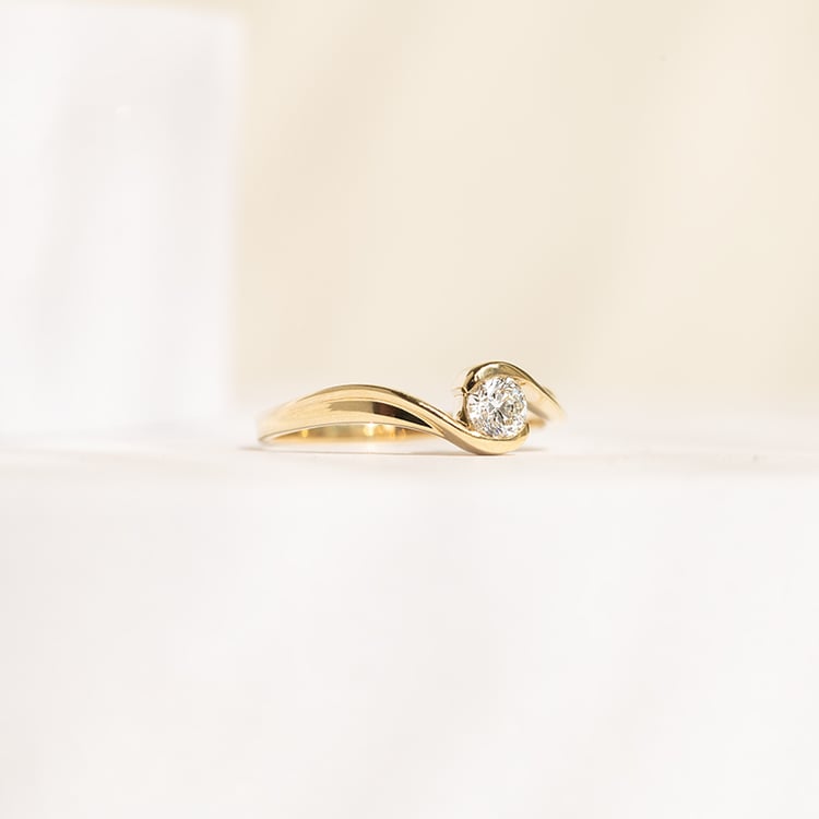 Zásnubní prsten s 0.30 IGI certifikovaným lab-grown diamantem Yadu 142948