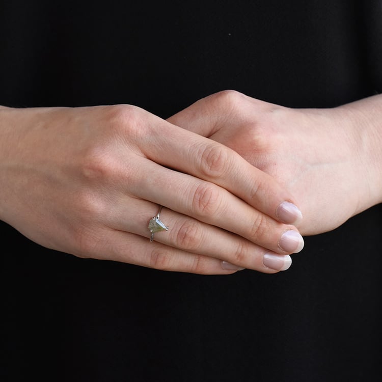 Prsten s pentagon salt and pepper diamantem z bílého zlata 79490