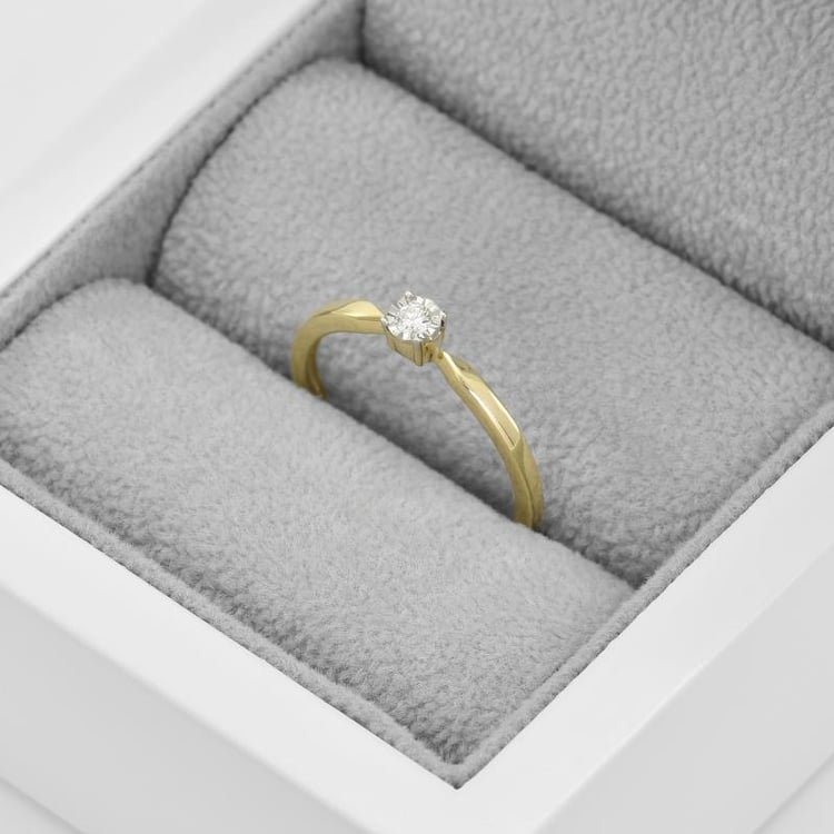 Zásnubní prsten s diamantem ze žlutého zlata 90995