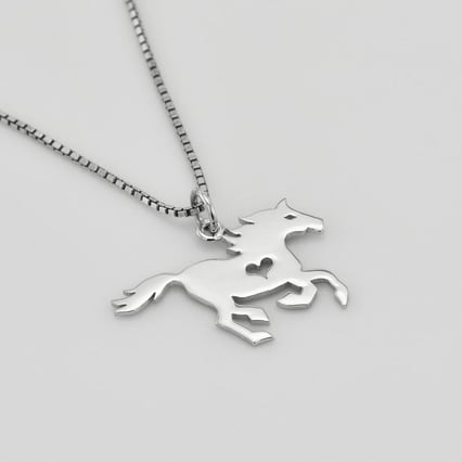Stříbrný přívěsek ve tvaru koně Horse