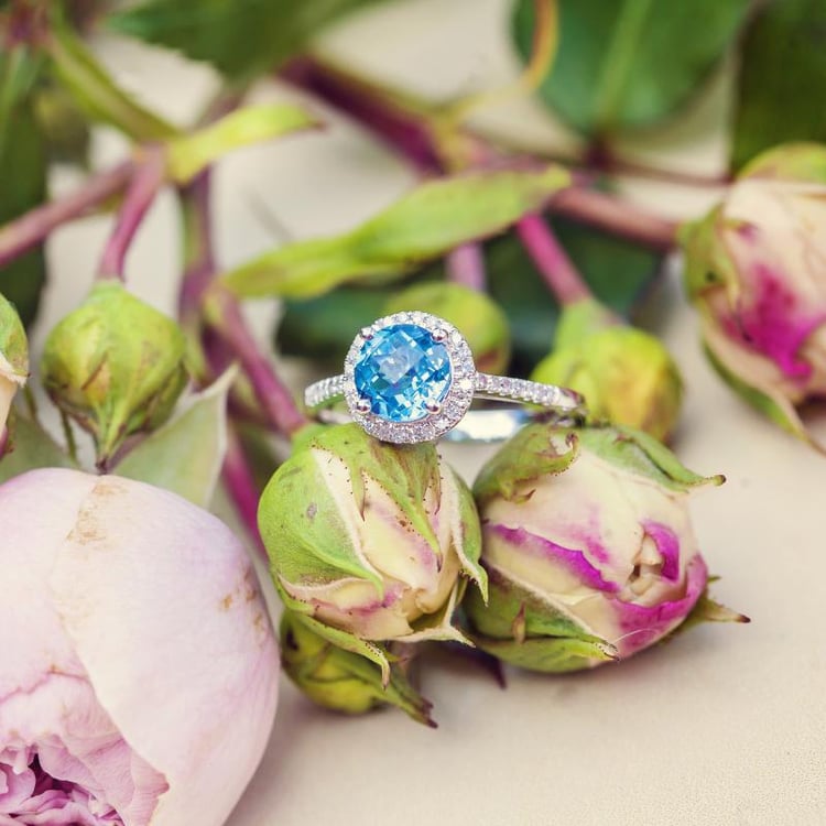 Zásnubní prsten ze zlata s topazem 12218