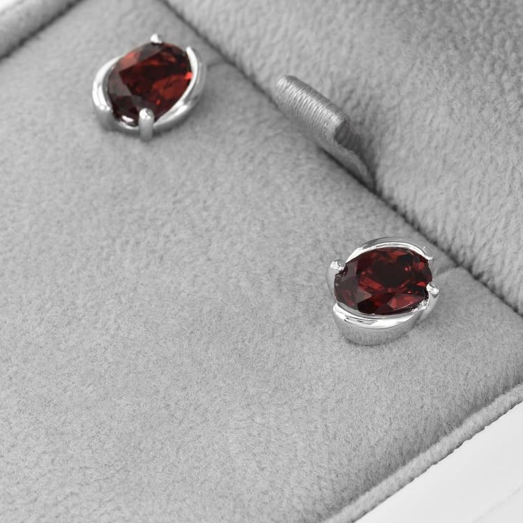 Náušnice s oválnými granáty 45424