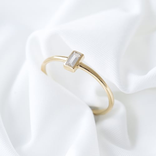 Minimalistický prsten s baguette moissanitem Avice