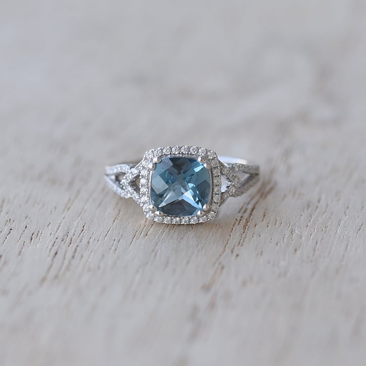 Topazový prsten se zirkony 62036