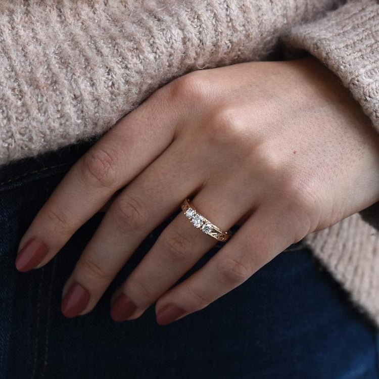 Diamantový zlatý zásnubní prsten 66069