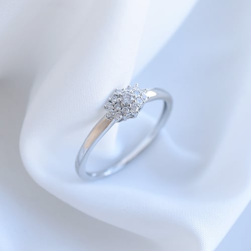 Elegantní diamantový prsten Neelam