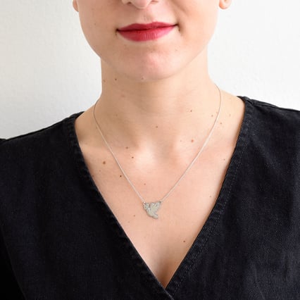 Náhrdelník ve tvaru holubice s diamanty Dove