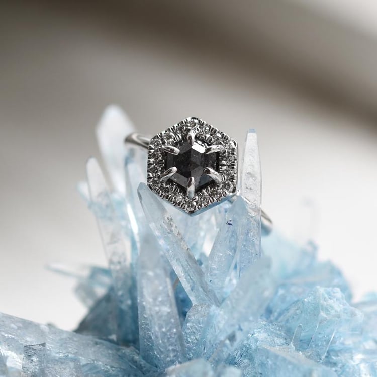 Zlatý prsten s diamantem salt and pepper 49683