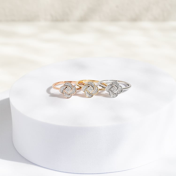 Zlatá kolekce diamantových šperků ve tvaru květu Aster 142377