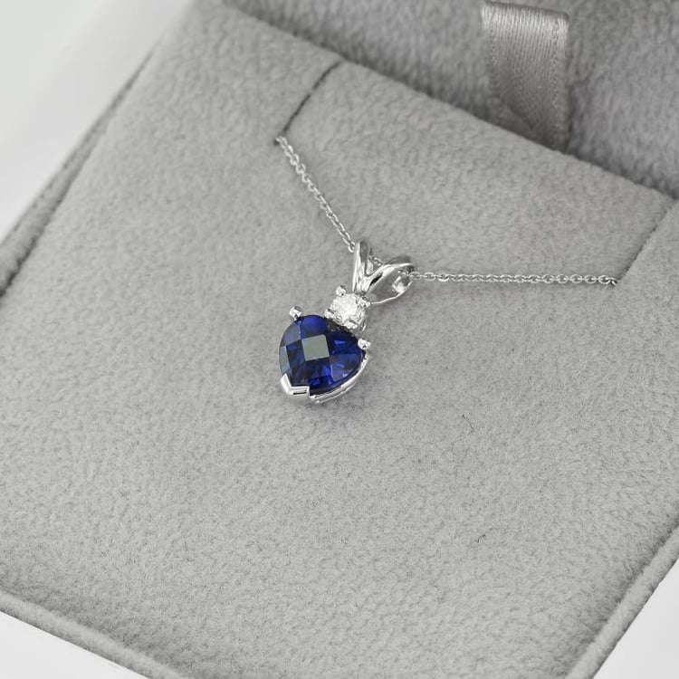 Srdíčkový přívěsek 27214