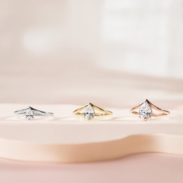 Zásnubní prsten s pear lab-grown diamantem 154876