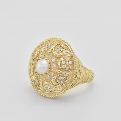 Luxusní zlatý prsten