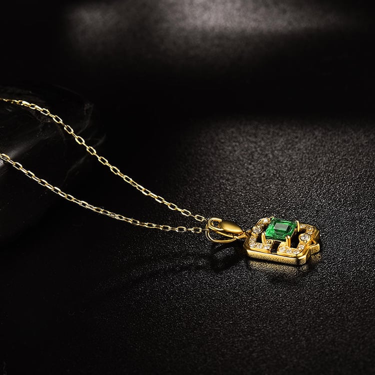 Zlatý náhrdelník s princess smaragdem a diamanty 18489