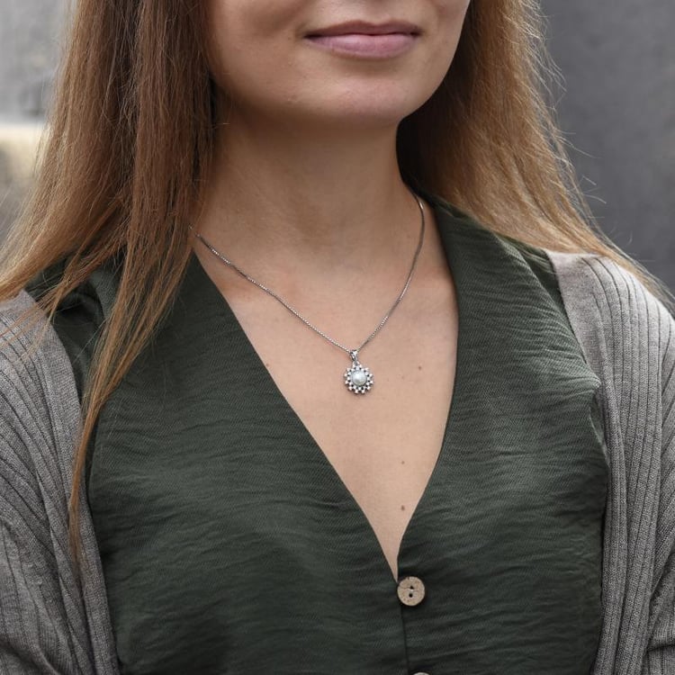 Romantický stříbrný náhrdelník s perlou a zirkony Cody 49220