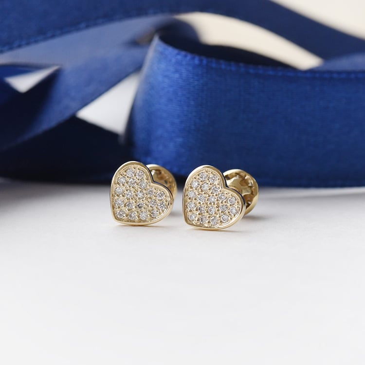 Zlaté náušnice ve tvaru srdce s diamanty 90142