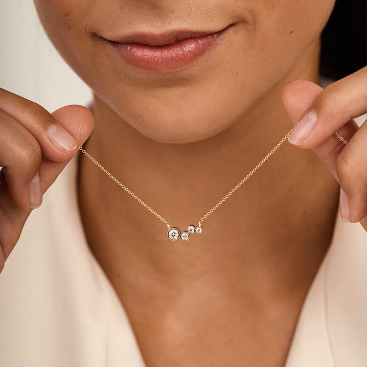 Moderní stříbrný náhrdelník s diamanty Viola 163173