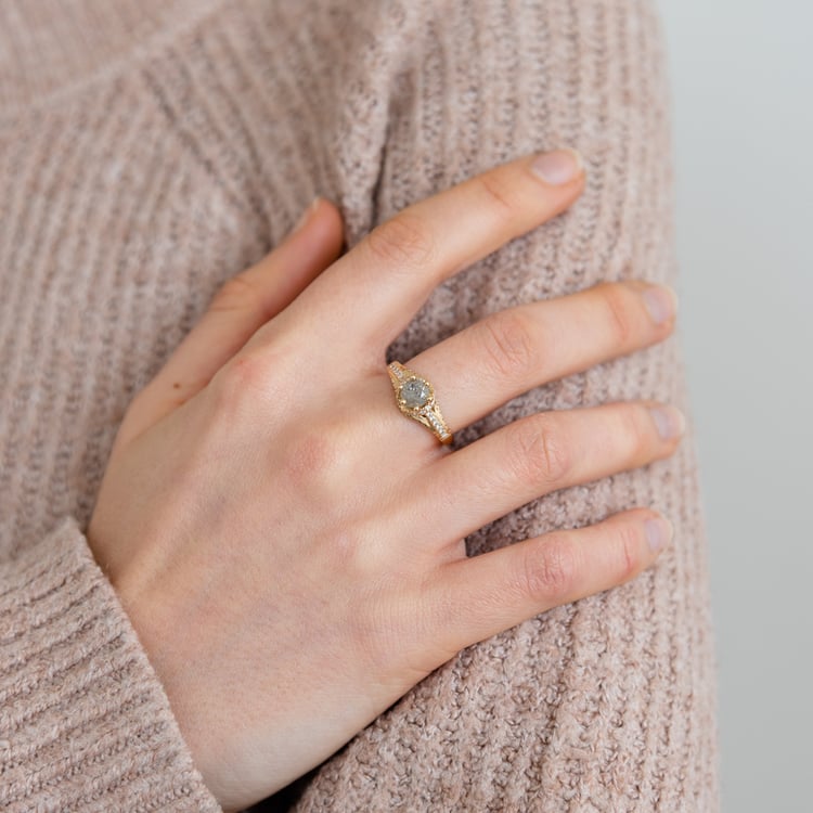 Halo zásnubní prsten se salt and pepper diamantem Heshmy 124782