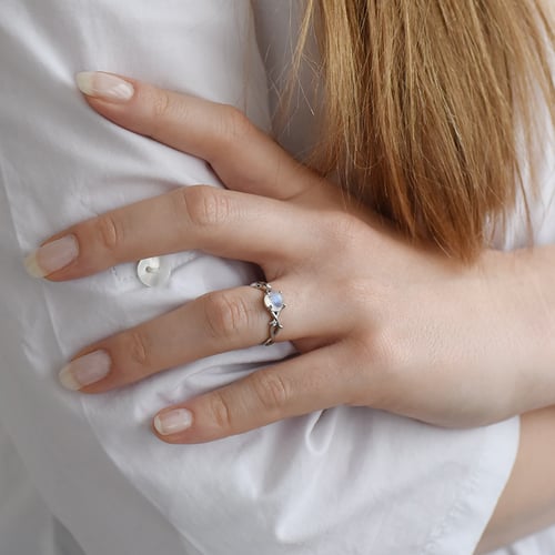 Romantický prsten s měsíčním kamenem a diamanty Makena