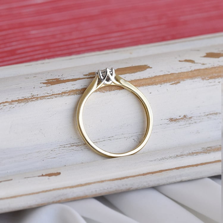 Zásnubní prsten s diamantem ze žlutého zlata 84797