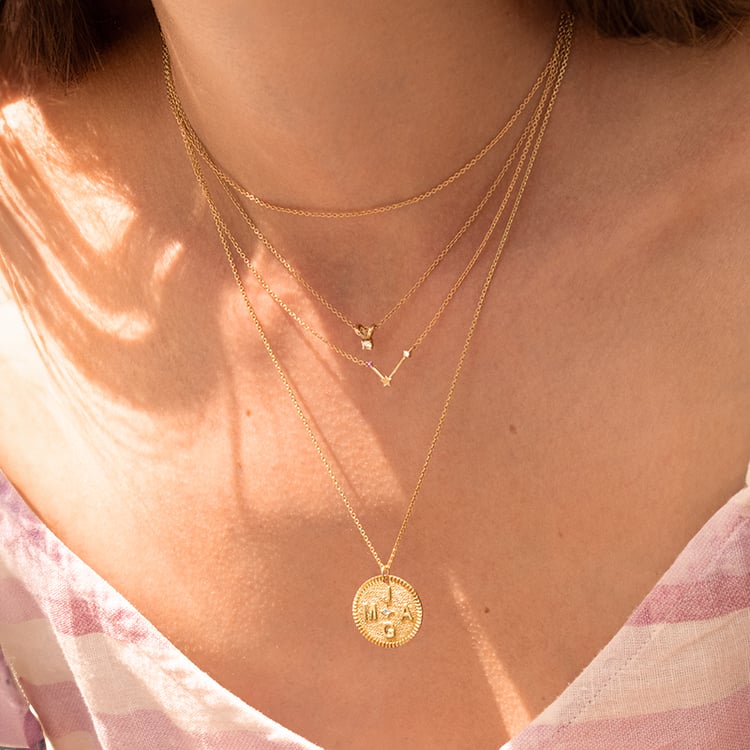 Stříbrný personalizovaný přívěsek s drahokamem a písmenem Larry 142201