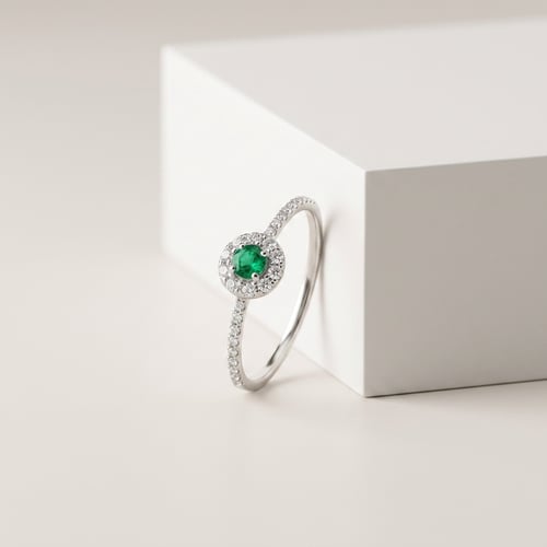 Stříbrný halo prsten se smaragdem a lab-grown diamanty Louisa