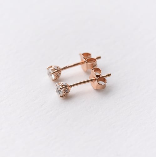 Náušnice ve tvaru květů s postranními diamanty Sandre