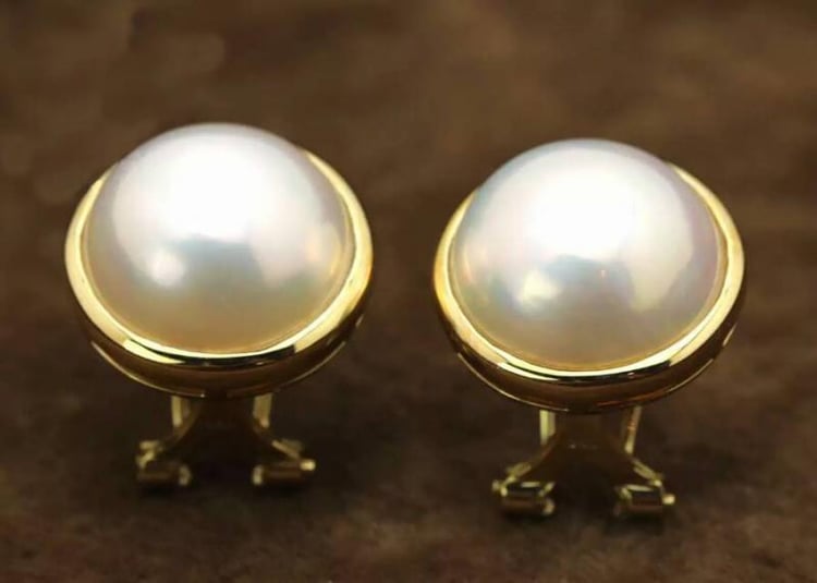 Napichovací náušnice s bílými sladkovodními perlami Markie 12861