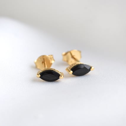 Minimalistické stříbrné náušnice s černými spinely Andine