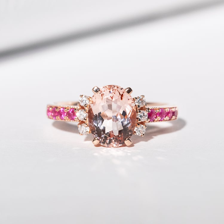 Morganitový zlatý prsten se safíry a diamanty Jemiah 115623