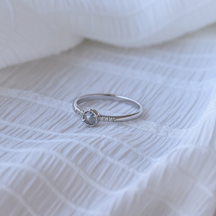 Prsten s diamanetm 68075